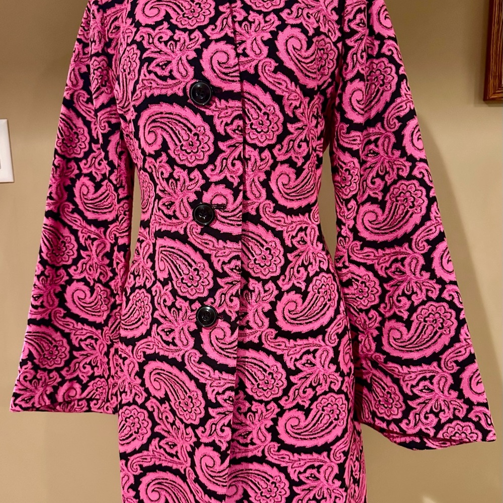 VENUS Vibrant Pink and Black Paisley Jacket